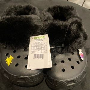 CROCS MAMMOTH CHARM CLOG SHOES (Women 12/Men 10)